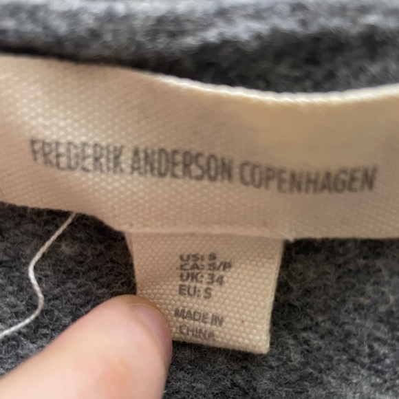 Wool Cardigan (Gray and Blue) - Picture 4 of 5